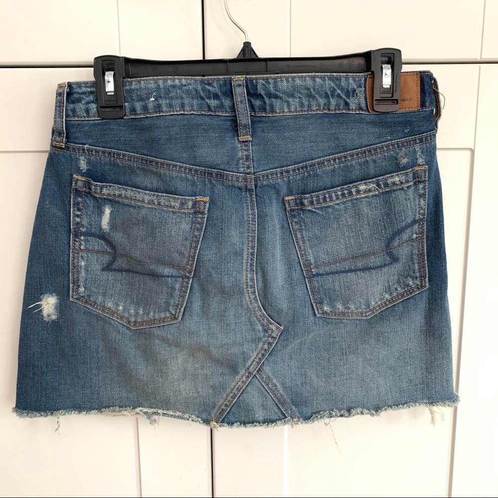 ❤️AEO❤️Distressed Denim Jean Mini Skirt❤️Size 6 - Picture 2 of 3